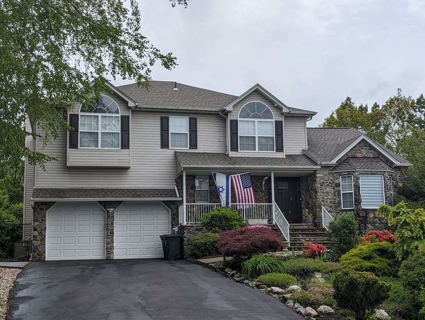 Certified & Licensed Roofing Experts's image